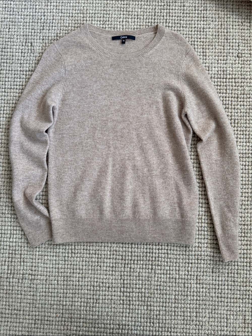 Quince oatmeal colored cashmere sweater